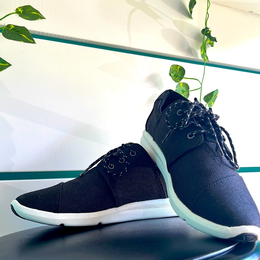 Black Toms